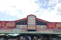 Người dân bức xúc vì phí chợ - phí giữ xe tại chợ Sa Ra 