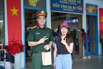 Tàu SE63 đưa đoàn A80 trở lại phương Nam sau ngày hội lớn