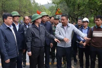 Phó Thủ tướng Hồ Quốc Dũng kiểm tra sạt lở đèo Prenn, đèo Mimosa tại Lâm Đồng