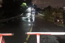 Hàng trăm hộ dân ở Lâm Đồng di dời khẩn do mưa lớn, ngập sâu