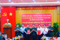 Bộ trưởng Bộ Quốc phòng Phan Văn Giang làm việc với Tỉnh ủy Tây Ninh