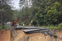 Lâm Đồng khẩn cấp ứng phó sạt lở đèo Mimosa, cấm đường, di dời dân