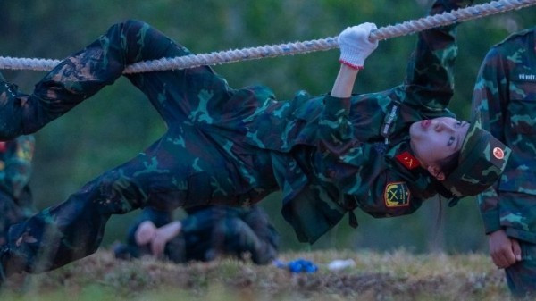 Sao Nhập Ngũ 2025 tập 5: Trang Pháp bùng nổ, Diệu Nhi giữ vững phong độ tại hội thao leo dây ngang