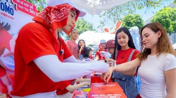'OMO Pháo Đài Lấm Bẩn': Hành trình mùa hè lấm bẩn đáng nhớ của hàng nghìn gia đình Việt