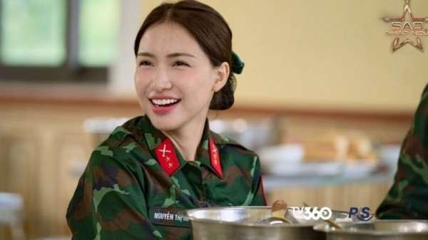 Bữa cơm đầu tiên tại Sao Nhập Ngũ 2025: Ninh Dương Lan Ngọc được yêu thương; Bình An, Mạc Văn Khoa hoá 'bồi bàn'