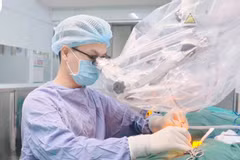 Ù tai, chảy dịch, cô gái phát hiện tổn thương nguy hiểm ở tai giữa