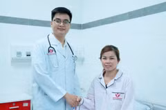Vác thùng đồ 5kg, người phụ nữ suýt liệt 2 chân vì thoát vị đĩa đệm hiếm gặp