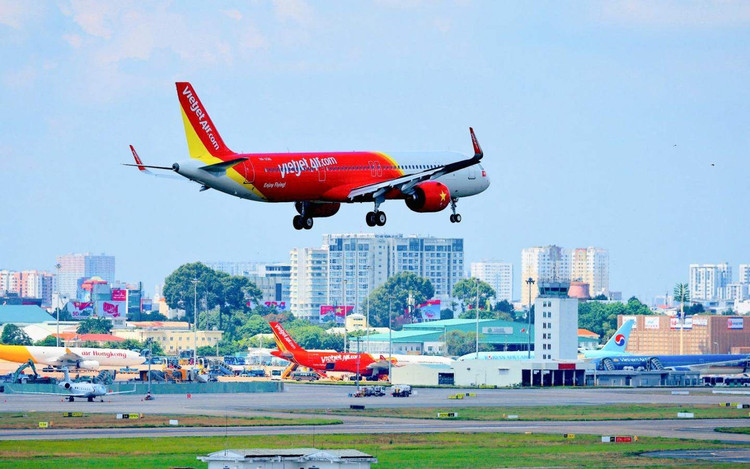 tau-bay-vietjet-1.jpg