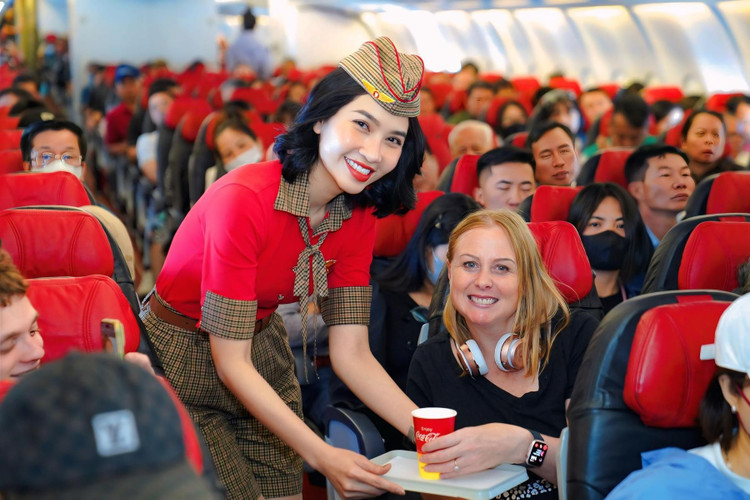 tiep-vien-hang-khong-vietjet.jpg