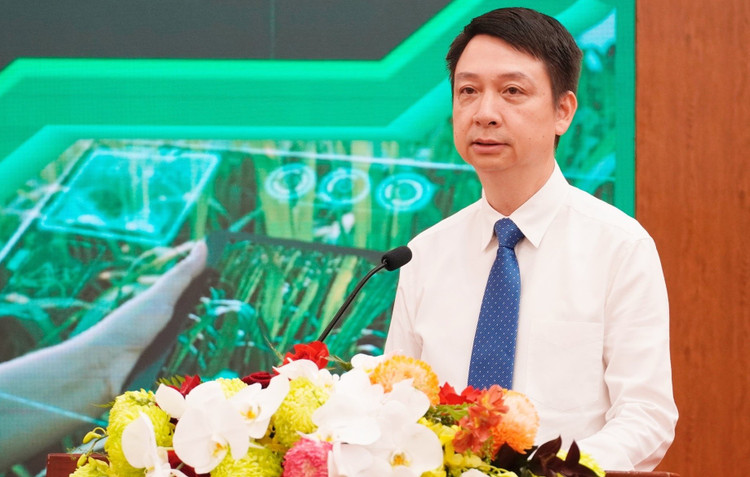 Ulusal Dijital Dönüşüm Ajansı (Bilim ve Teknoloji Bakanlığı) Direktörü Sayın Tran Duy Ninh. Fotoğraf: Hong Tham. ong-ninh.jpg