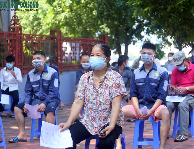 [Ảnh] Hà Nội tiếp tục lấy mẫu xét nghiệm SARS-CoV-2 trên diện rộng, quyết "truy lùng" hết F0 - Ảnh 5.