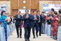 Thủ tướng gặp mặt đại diện doanh nghiệp nhân ngày Doanh nhân Việt Nam