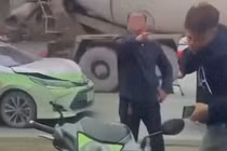 Khởi tố vụ án cán bộ trung tâm phát triển quỹ đất hành hung tài xế