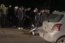  Xe máy đấu đầu ô tô khiến 3 người tử vong ở Hà Nội