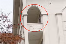 Lan can rơi khiến 3 nữ sinh nhập viện: Ai chịu trách nhiệm?