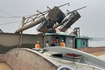 Hà Nội: Triệt phá vụ khai thác cát trái phép lớn trên sông Hồng