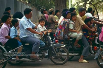 Ảnh khó quên về cuộc sống ở thủ đô Campuchia ba thập niên trước