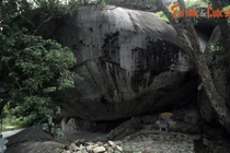 Sự lạ khó tin ở Thiên Sanh Thạch tự trứ danh Bình Định