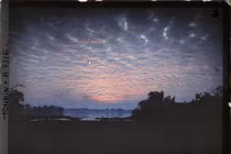 Hoàng hôn tím rực ở hồ Tây hơn một thế kỷ trước