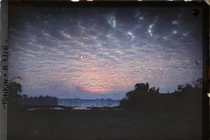 Hoàng hôn tím rực ở hồ Tây hơn một thế kỷ trước