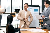 Doanh nghiệp có tầm, người lao động yên tâm cùng dịch vụ chi trả