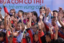 CHIN-SU mang chảo cơm có thịt đặc biệt lên vùng cao