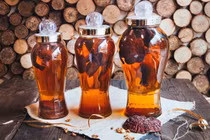 Trung Quốc: 4 người đàn ông nguy kịch sau bữa rượu thuốc