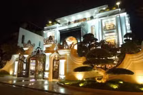 Choáng ngợp siêu biệt thự toàn bằng gỗ quý của đại gia Đà Nẵng