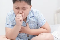 Bé trai ho nửa năm không khỏi chỉ vì loài vật này