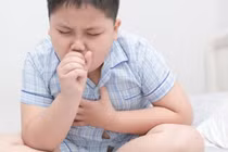 Bé trai ho nửa năm không khỏi chỉ vì loài vật này