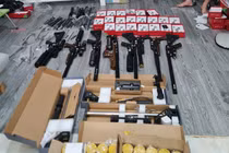 Tịch thu nhiều linh kiện lắp ráp súng hơi khí nén ở Bắc Giang