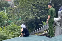 Trưởng Công an xã ở Vĩnh Phúc giải cứu cô gái có ý định tự tử