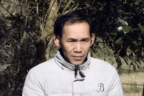 Bắt đối tượng có 2 tiền án vẫn bịt khẩu trang, mặc áo mưa đi cướp