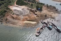 Đắk Nông: Khai thác cát trái phép trên hồ thủy điện Buôn Tua Srah?!