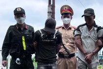 Đắk Nông: Hai đối tượng truy nã bị CSGT bắt giữ