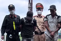 Đắk Nông: Hai đối tượng truy nã bị CSGT bắt giữ