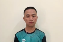 Thiếu niên 16 tuổi dùng bình xịt hơi cay cướp tiền bà chủ quán tạp hóa