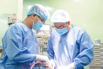  3 lần phẫu thuật loại bỏ u hắc tố khổng lồ cho bé gái 3 tuổi