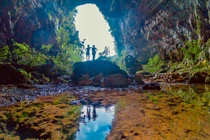 Du lịch nghỉ lễ 30/4: Chọn đi nội địa hay xuất ngoại?