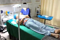 Đà Nẵng: Cơ sở thẩm mỹ để nhân viên lao công căng da mặt cho khách