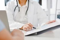 Nhiều bác sĩ bị tước chứng chỉ hành nghề tại TP HCM: Cần xử phạt nghiêm 