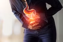 Ung thư đại tràng: Ai dễ mắc, triệu chứng thường gặp là gì?