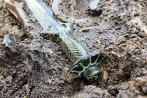 Kỳ lạ thanh kiếm bí ẩn từ mộ cổ 3.000 năm vẫn sáng loáng