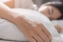 5 thói quen cần tránh để có giấc ngủ sâu và làn da đẹp