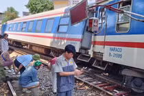 Ảnh: Hiện trường vụ tàu SE1 trật đường ray, hàng trăm khách hoảng loạn