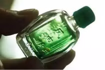 6 lợi ích khi nhỏ dầu gió vào rốn trước khi ngủ ít người biết