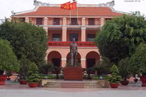 Thăm Bảo tàng Hồ Chí Minh ngày sinh nhật Bác Hồ