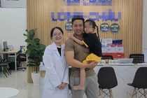 Nữ bác sĩ cứu sống cháu bé 5 tuổi bị hóc kẹo bịt đường thở