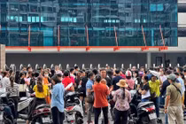 Ngày 23/8 sẽ trả lời phụ huynh vụ “quây” cổng trường Tây Mỗ 3