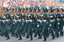 Trực tiếp: Diễu binh diễu hành kỷ niệm 50 năm ngày thống nhất đất nước